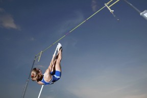 世界杯2026-西甲国家德比焦点战，皇马巴萨上演世纪对决，魔术打穿新疆队展现篮球魅力