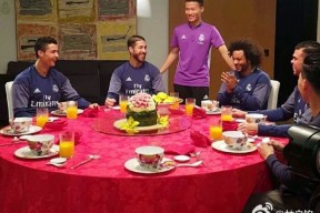 开云体育官网-富力外援爆发，助球队豪取大捷(广东男篮外援最新消息签下大外援考辛斯)