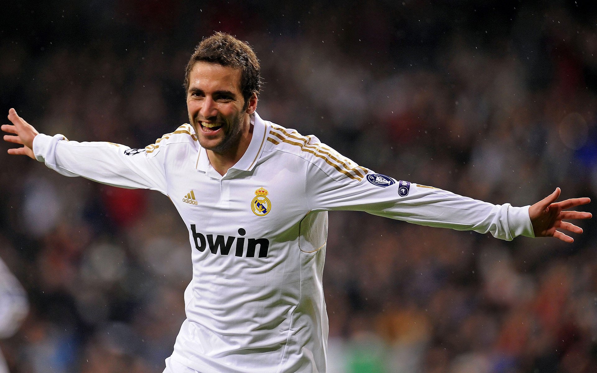 梅西的完美与摩纳哥的血拼,足球宇宙的两种终极美学