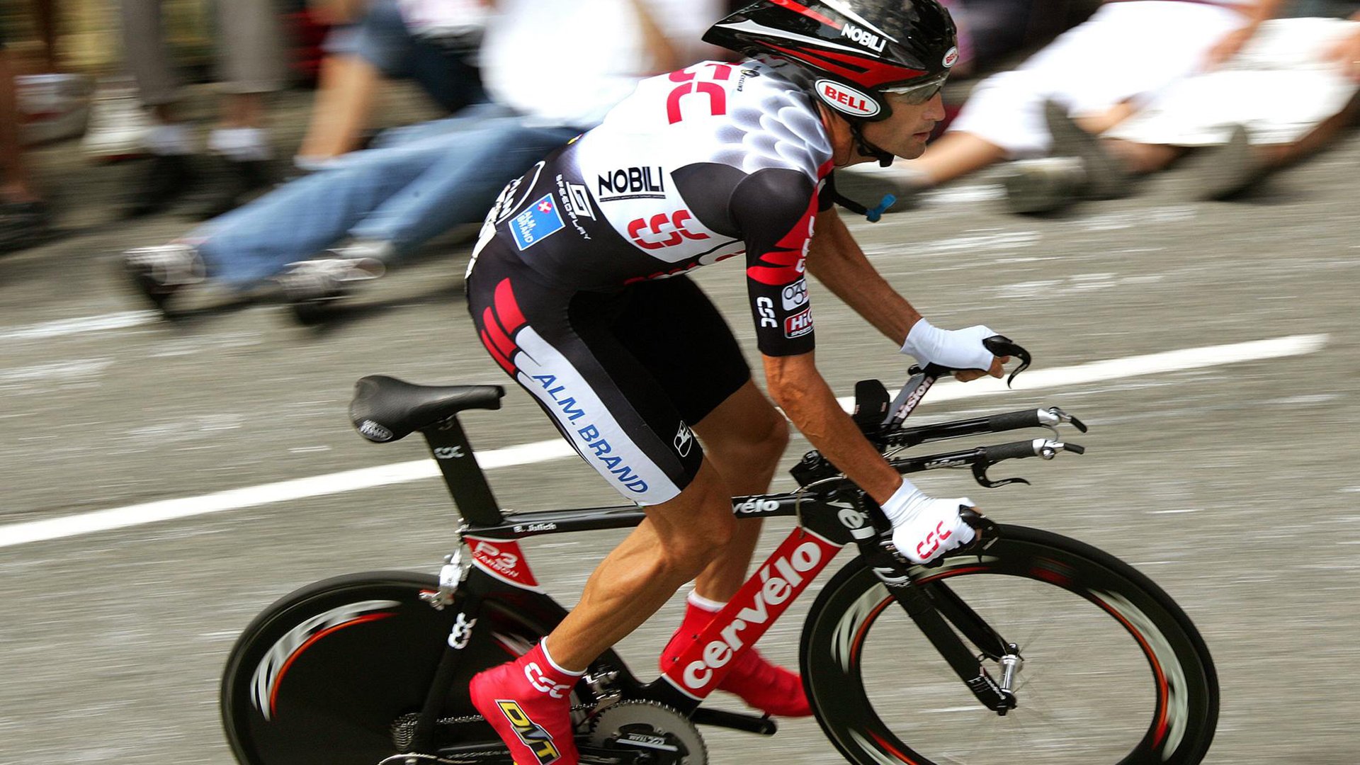 赛道与绿茵的跨界回响,F1揭幕战与利物浦的墨西哥式胜利